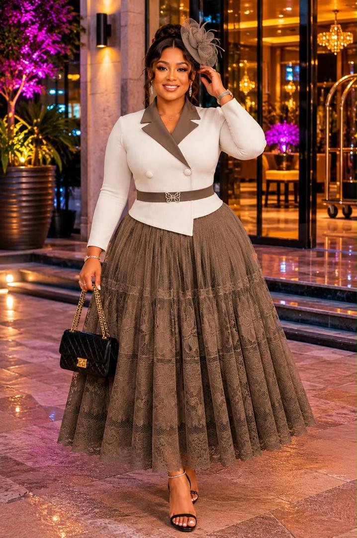 Elegant Two-Tone Pleated Maxi Dress